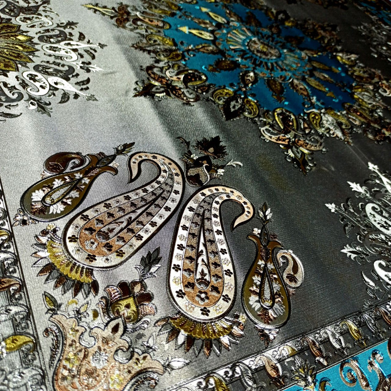 سفره چهار نفره طرح ترمه مدل پشت نخی رزین سایز 100×100 سانتی متر