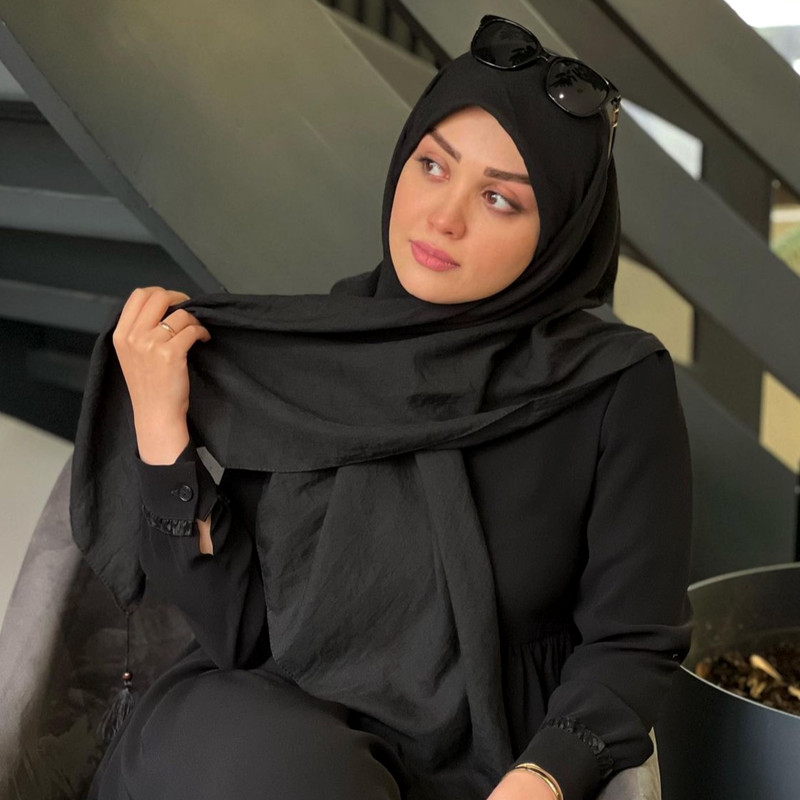 روسری زنانه مدل نخی خنک طرح ساده منگوله دار کد ana-4096