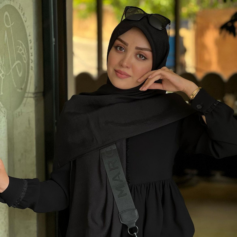 روسری زنانه مدل نخی خنک طرح ساده منگوله دار کد ana-4096