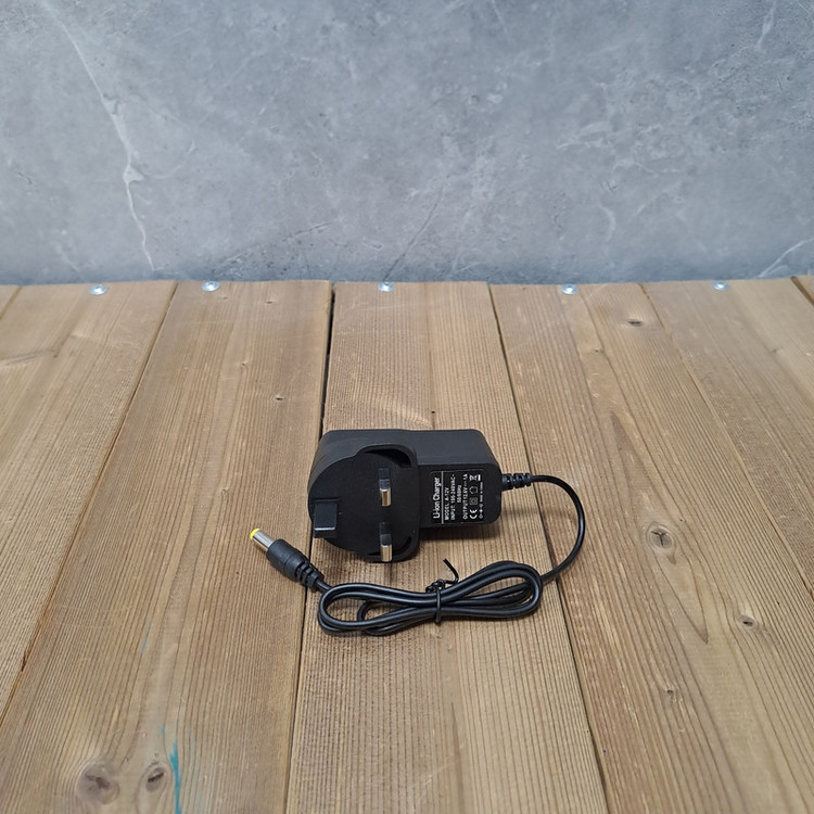 شارژر باتری لیتیومی مدل 12.6V_1A