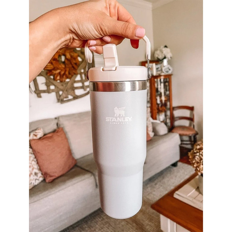 قمقمه 0.88 لیتری مدل Iceflow Flip Straw Tumbler، جنس استیل، دارای درب پیچی با سری پیچی آساننوش نیدار، عایق حرارت استیل